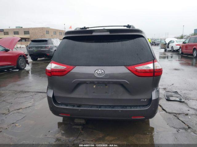 Toyota Sienna Xle 8 Passenger Image 3