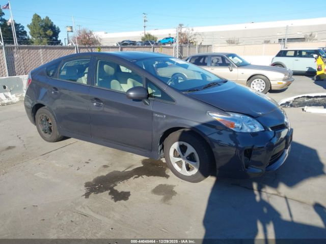 Toyota Prius Two Image 1