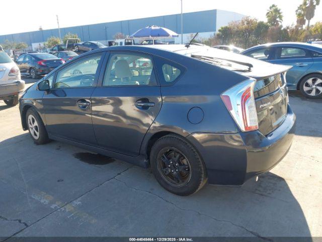 Toyota Prius Two Image 4