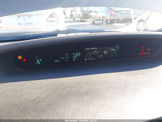 Toyota Prius Two Image 13