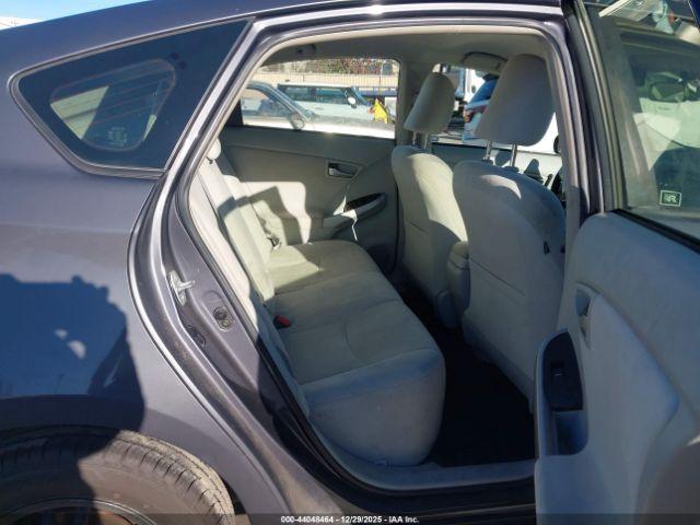 Toyota Prius Two Image 10