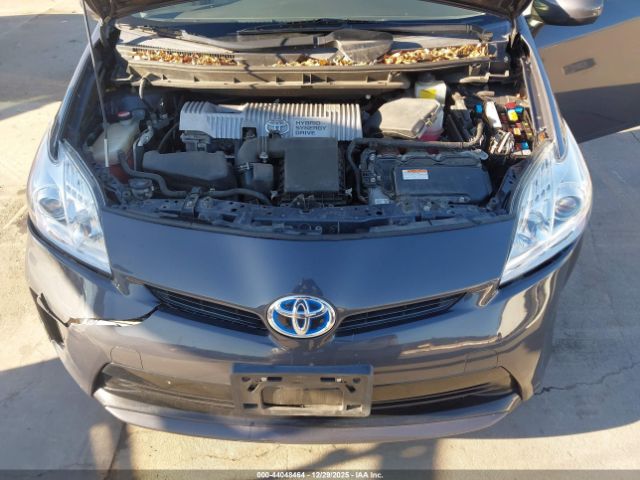 Toyota Prius Two Image 2