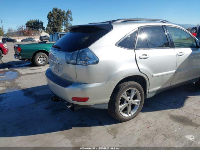 Lexus RX Image 4
