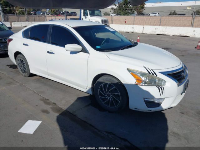 Nissan Altima Image 1