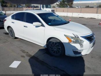  Salvage Nissan Altima