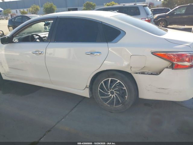 Nissan Altima Image 4