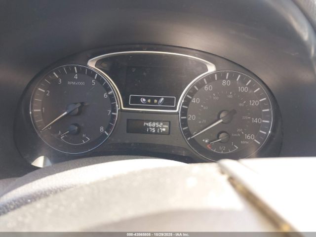 Nissan Altima Image 9