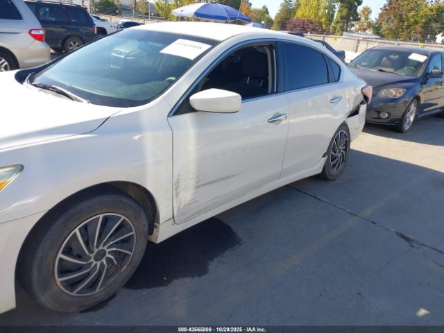 Nissan Altima Image 2