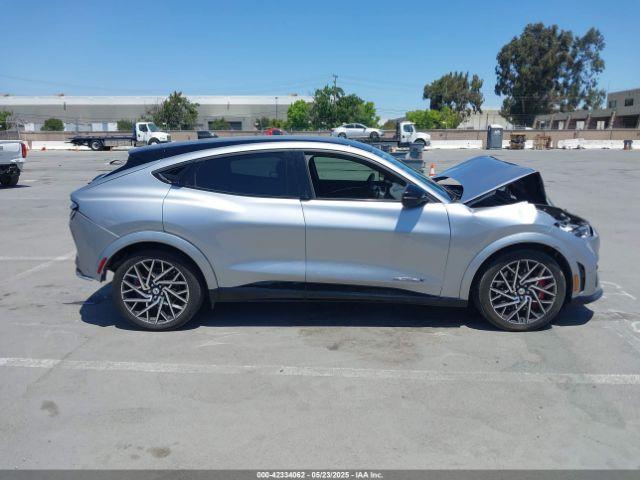 Ford Mustang Gt Image 3