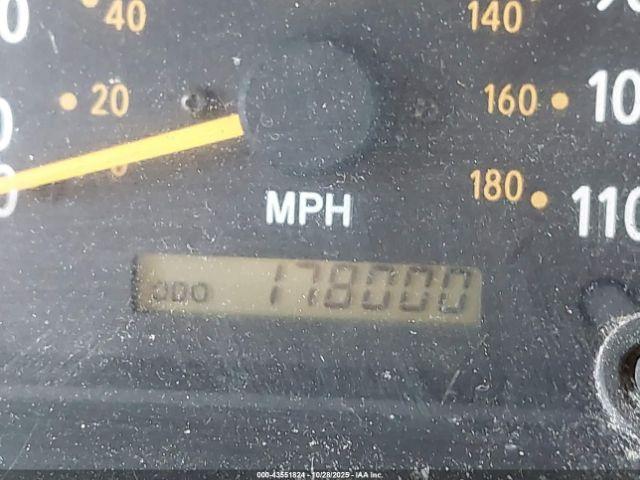 Toyota Tundra Sr5 V8 Image 11