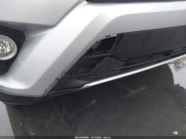 Toyota RAV4 Xle Image 2