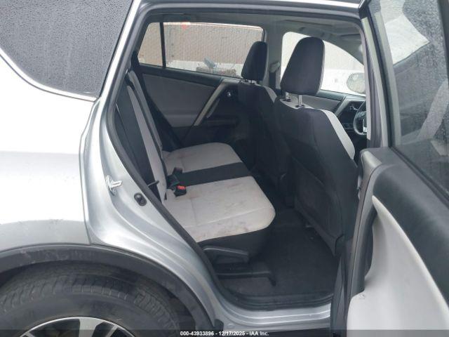Toyota RAV4 Xle Image 4