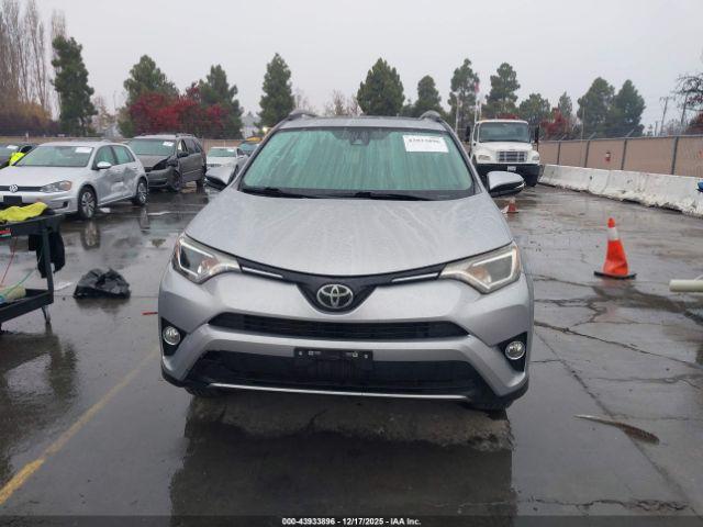 Toyota RAV4 Xle Image 9