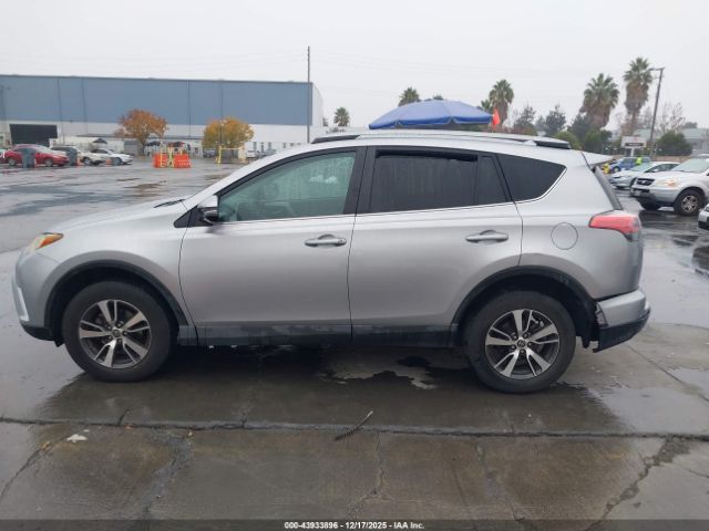 Toyota RAV4 Xle Image 12