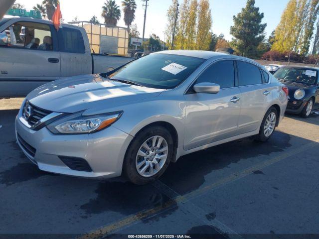 Nissan Altima 2.5 S Image 4