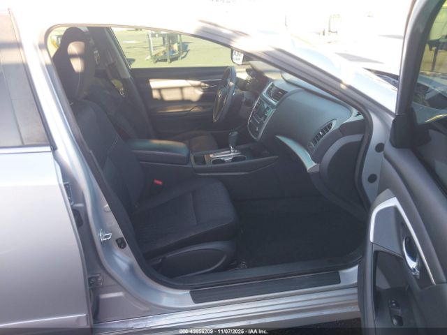 Nissan Altima 2.5 S Image 2