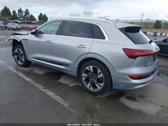 Audi e-tron Prestige Quattro Image 13