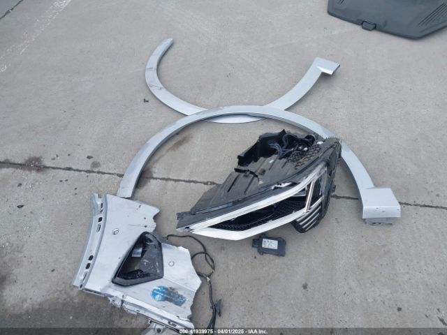 Audi e-tron Prestige Quattro Image 17