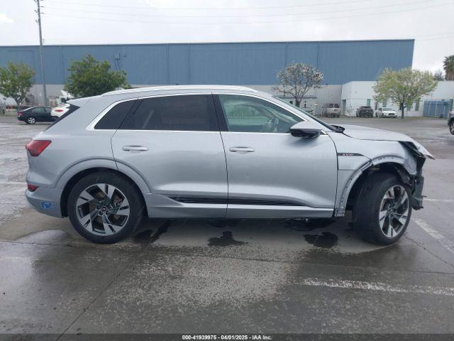 Audi e-tron Prestige Quattro Image 20