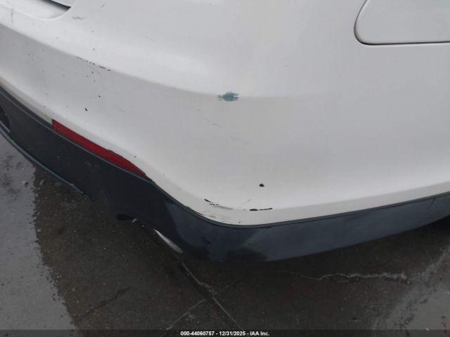 Ford Taurus Se Image 6