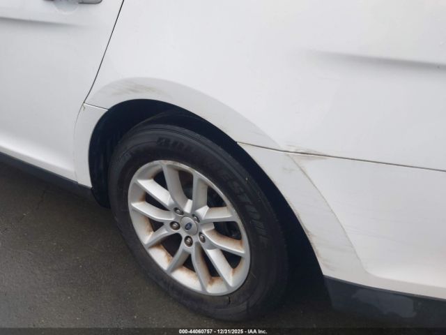 Ford Taurus Se Image 5