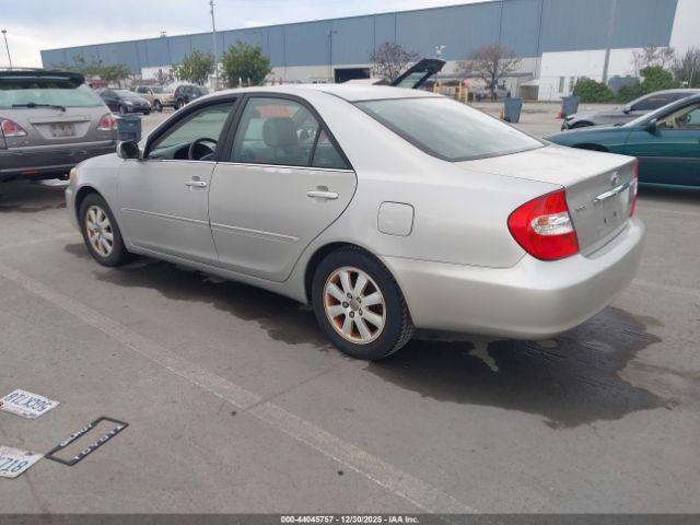 Toyota Camry Xle Image 2