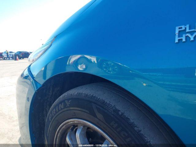 Toyota Prius Prime Limited Image 17