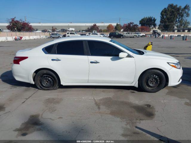 Nissan Altima 2.5 S Image 17