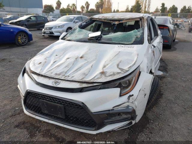 Toyota Corolla Se Image 15