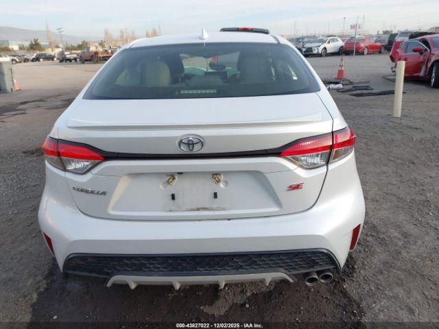 Toyota Corolla Se Image 8