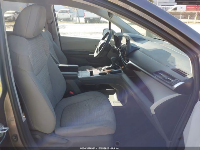 Toyota Sienna Le Image 5