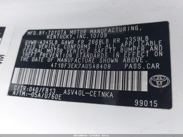 Toyota Camry Le Image 9