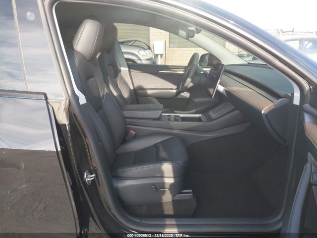 Tesla Model Y Performance Dual Motor All-wheel Drive Image 6