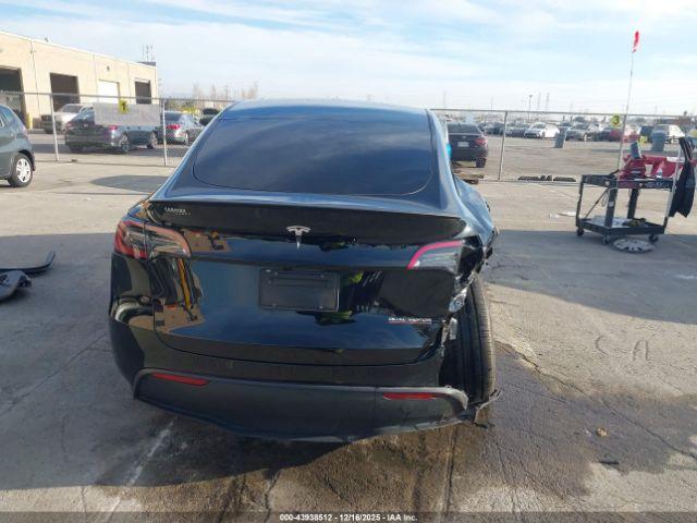 Tesla Model Y Performance Dual Motor All-wheel Drive Image 15