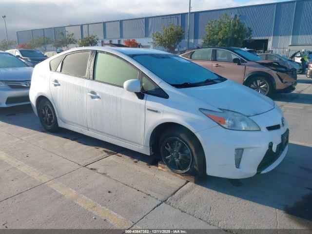  Salvage Toyota Prius