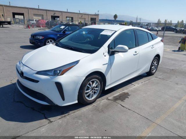Toyota Prius Le Image 2