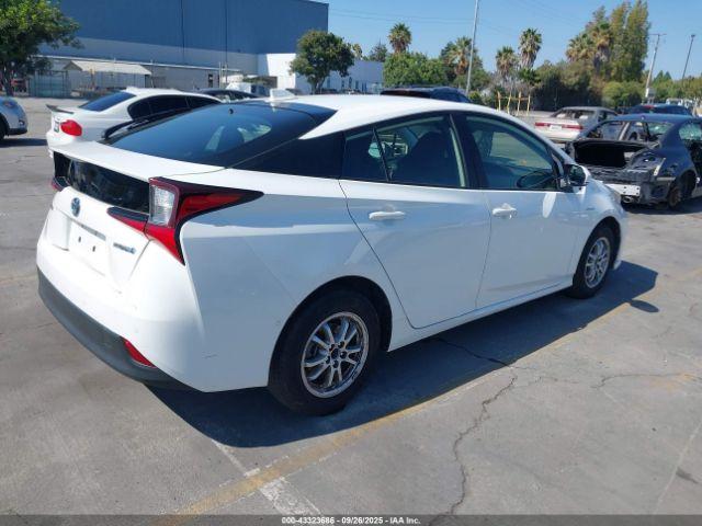 Toyota Prius Le Image 3