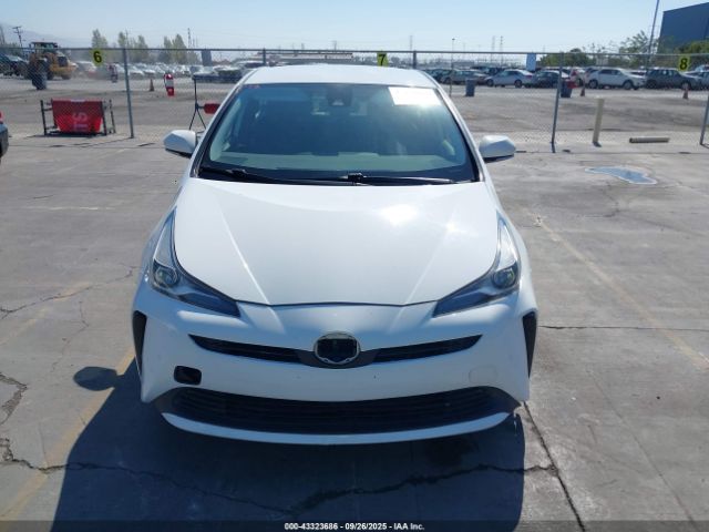 Toyota Prius Le Image 11