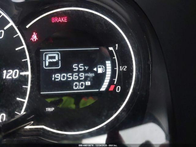 Nissan Versa Image 16