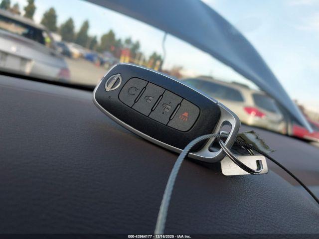 Nissan Rogue Sv Intelligent Awd Image 13