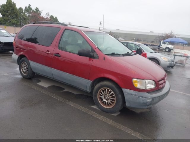 Toyota Sienna Le Image 1