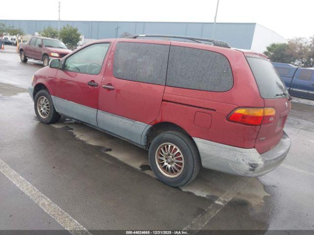 Toyota Sienna Le Image 9