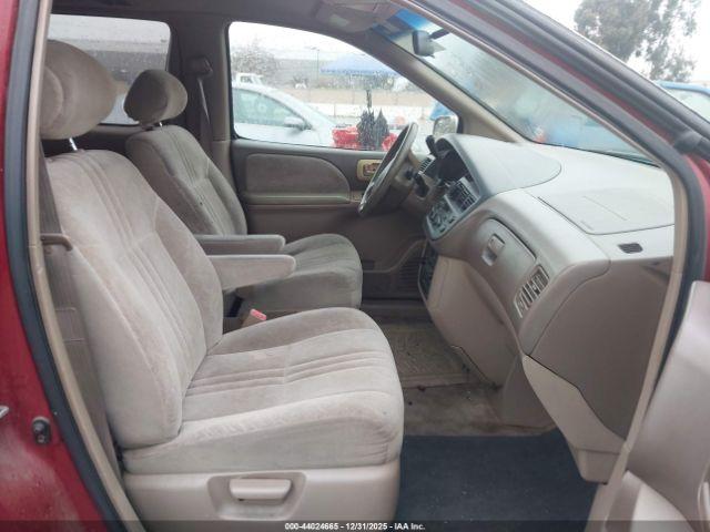 Toyota Sienna Le Image 6