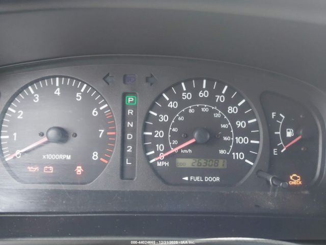 Toyota Sienna Le Image 2