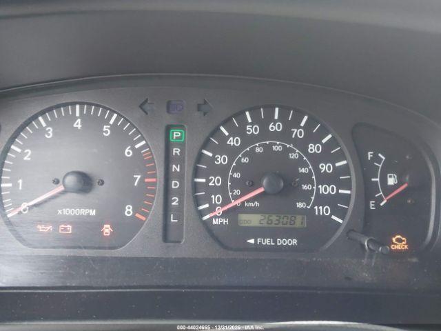 Toyota Sienna Le Image 2