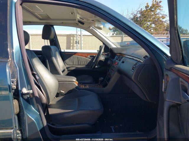 Mercedes-Benz E-Class Image 2