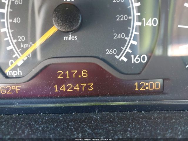 Mercedes-Benz E-Class Image 7