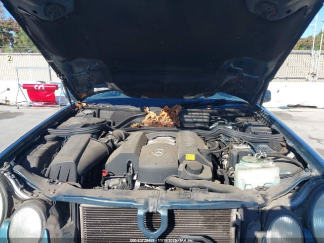 Mercedes-Benz E-Class Image 11