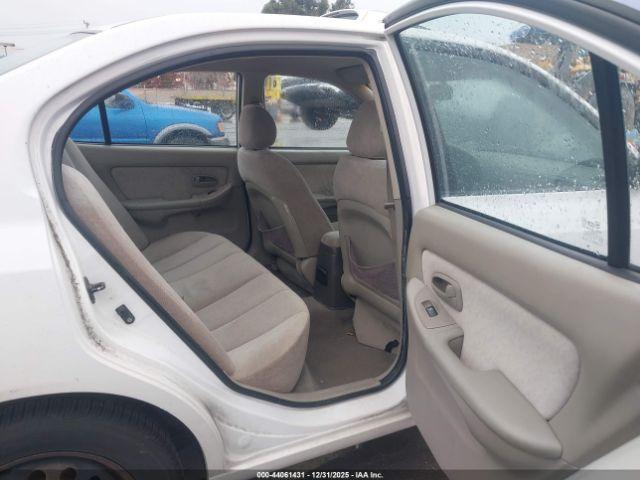 Hyundai ELANTRA Image 4