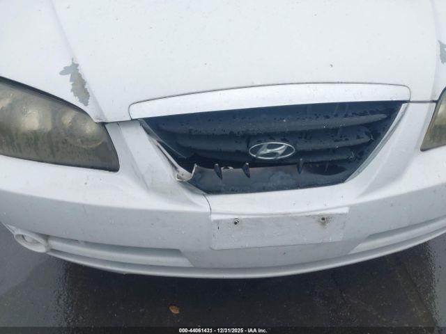 Hyundai ELANTRA Image 11